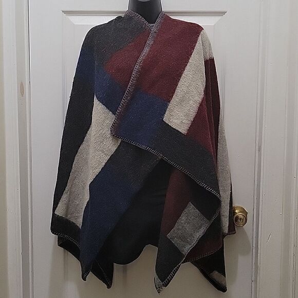 Natalia Romano Maroon Buffalo Plaid Samantha Poncho Wrap - Picture 1 of 9